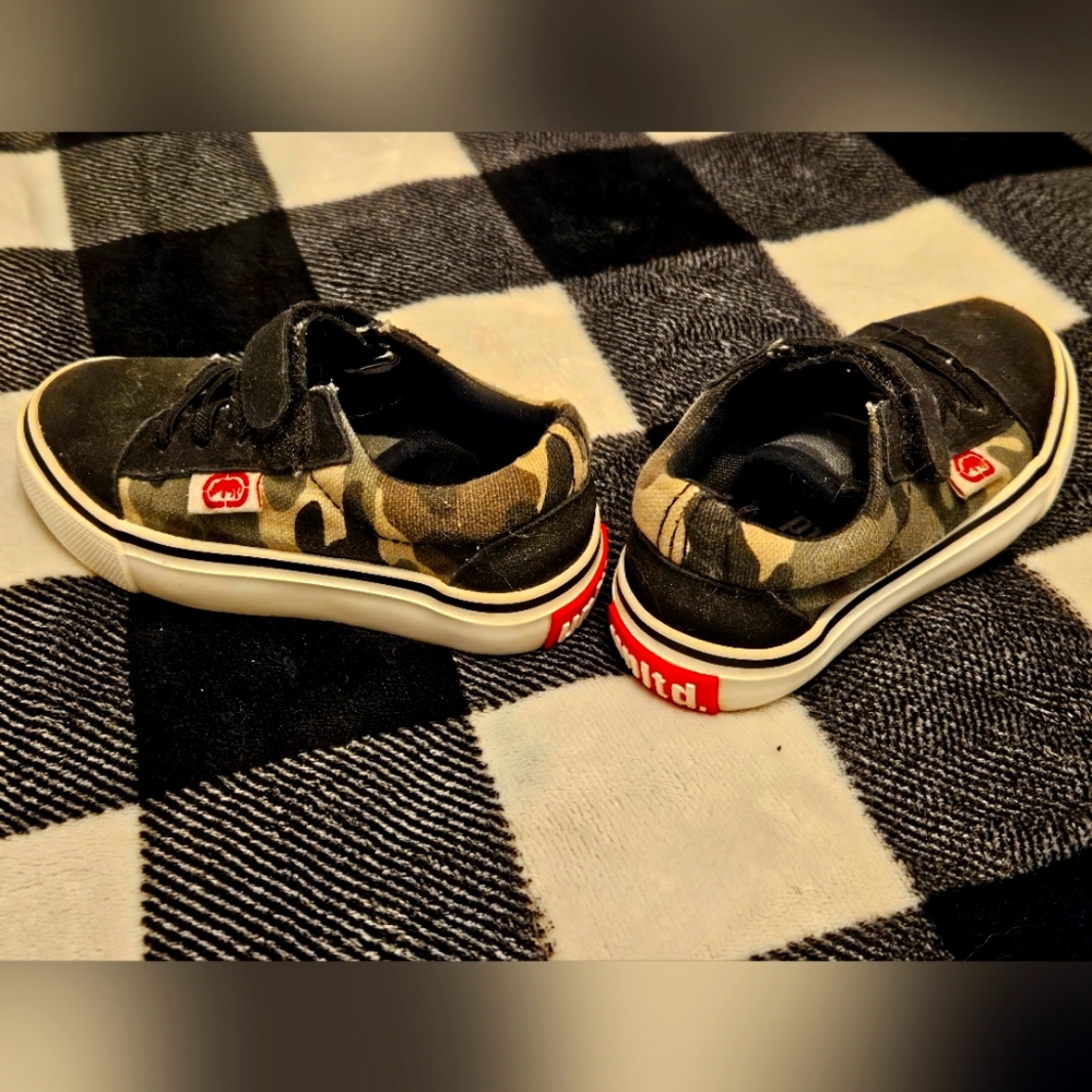 Boys Ecko camo shoes